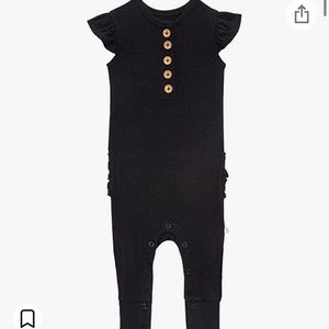 POSH PEANUT LIKE NEW RIBBED ROMPER 18-24 MONTHS